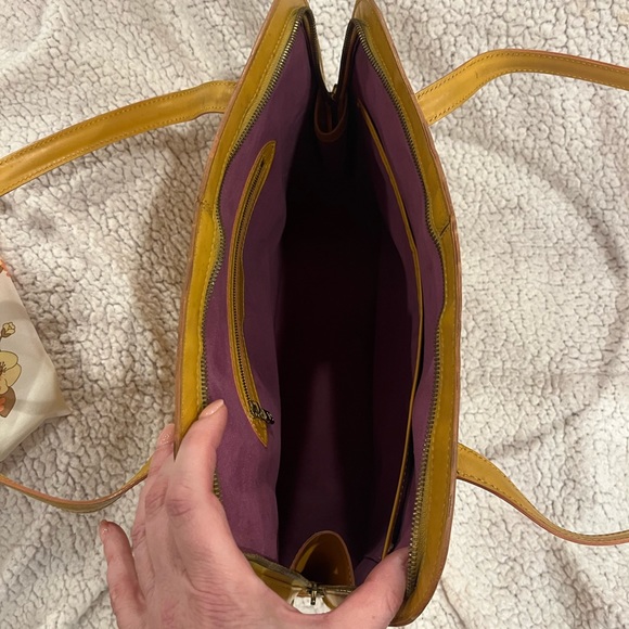 Louis Vuitton Yellow Epi Leather! Shoulder Bag, Dustbag, Wallet and Box Bundle! - Picture 4 of 13